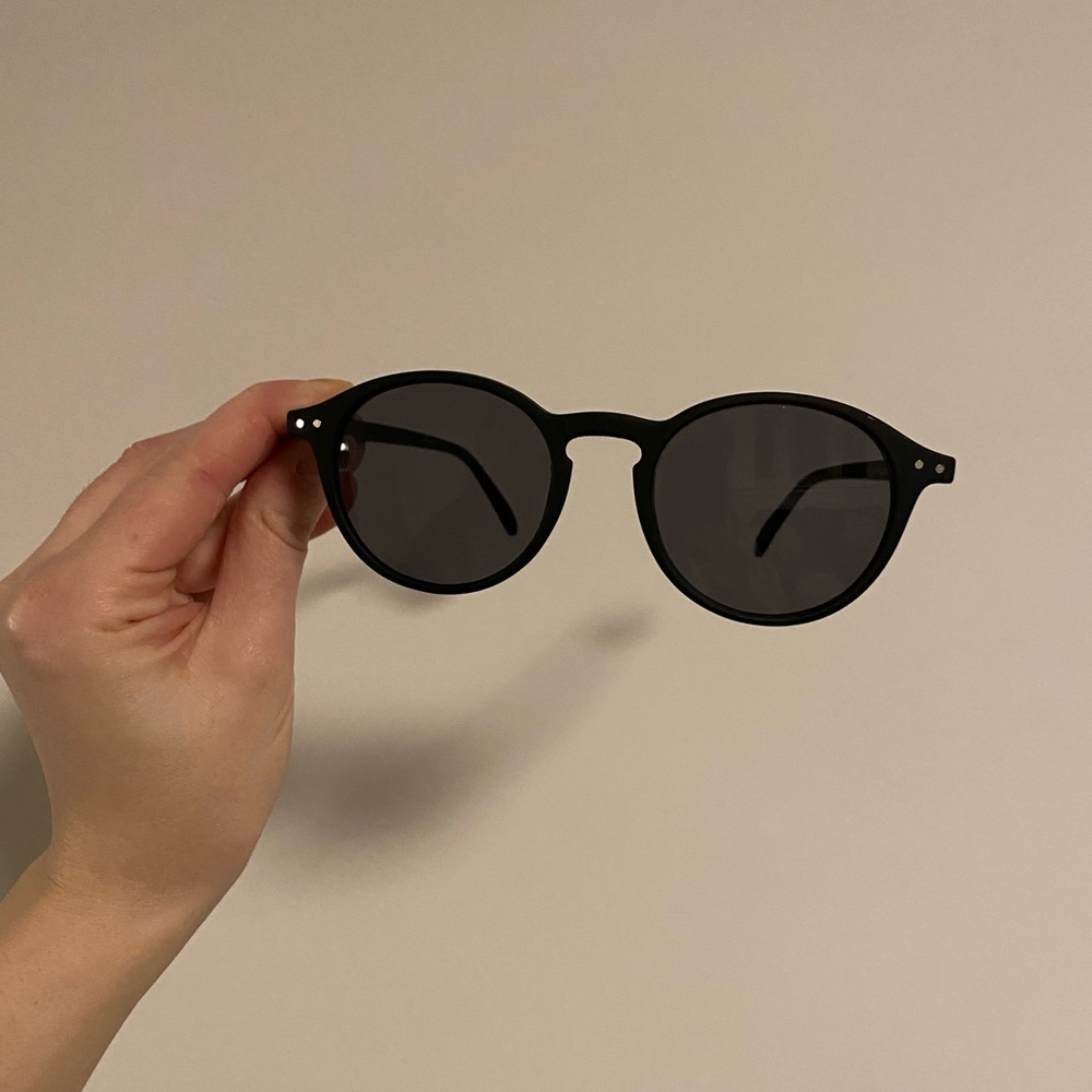 Izipizi black round sunglasses